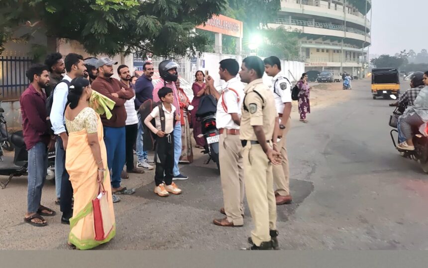 మధురవాడలో ట్రాఫిక్ పోలీసుల స్పెషల్ డ్రైవ్.