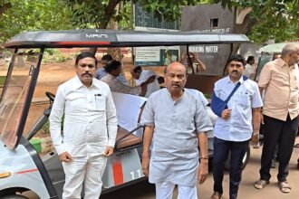 సింగపూర్ జూ తరహాలో విశాఖ జూ అభివృద్ధి చేయాలి