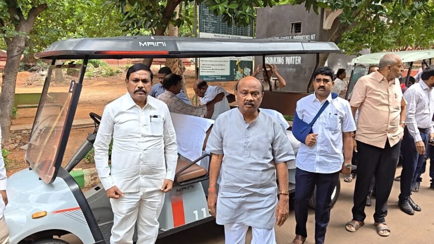 సింగపూర్ జూ తరహాలో విశాఖ జూ అభివృద్ధి చేయాలి