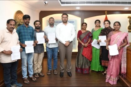 జీవీఎంసీలో 25 మంది ఉద్యోగులకు పదోన్నతులు