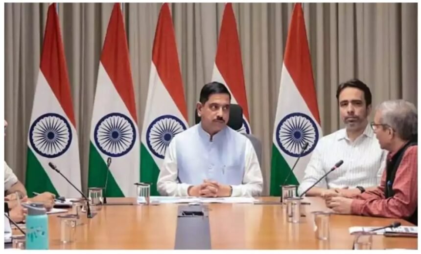 కేంద్ర విద్యాశాఖ నూతన మంత్రిగా ప్రహ్లాద్ జోషి